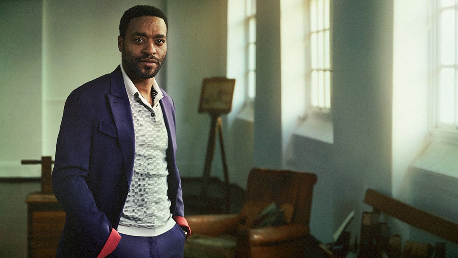 Chiwetel Ejiofor interpreta al Padre Dominic en El Exorcista Martires